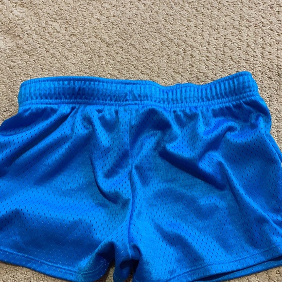 Under armour shorts - Picture 2 of 2